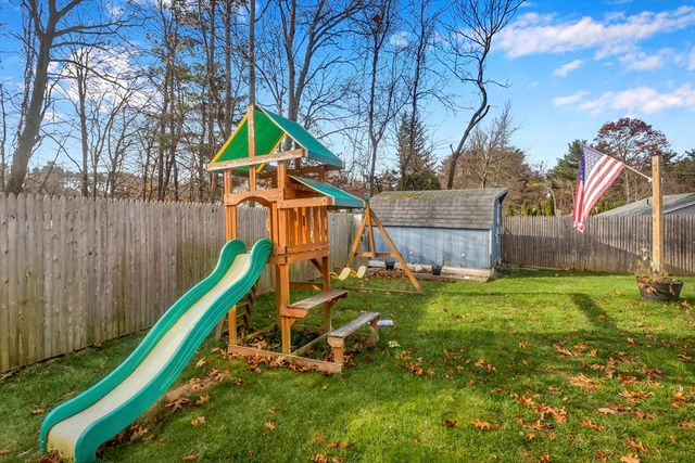 21 Brentwood St, Springfield, MA 01108