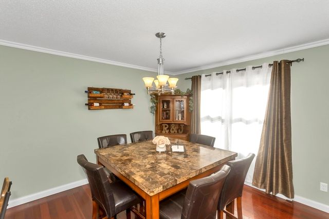 21 Brentwood St, Springfield, MA 01108