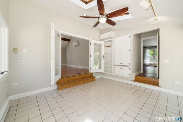 20 Whitefield Drive, Trumbull, CT 06611