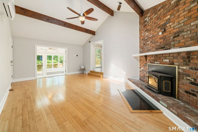 20 Whitefield Drive, Trumbull, CT 06611
