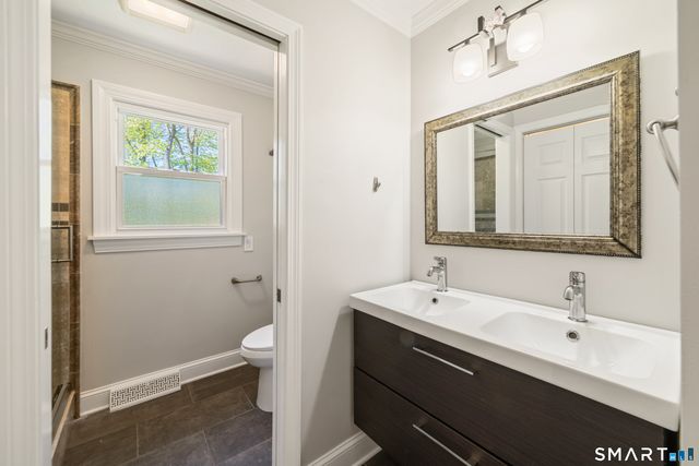 20 Whitefield Drive, Trumbull, CT 06611