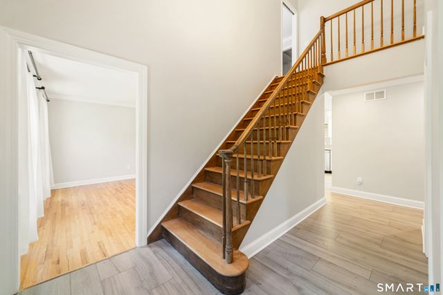 20 Whitefield Drive, Trumbull, CT 06611