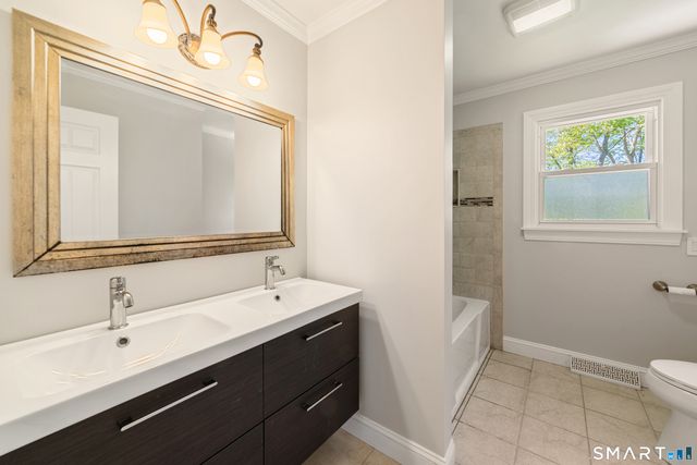 20 Whitefield Drive, Trumbull, CT 06611