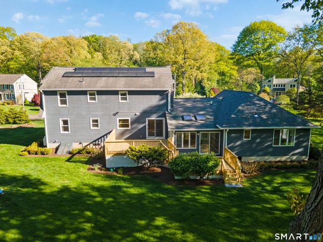 20 Whitefield Drive, Trumbull, CT 06611