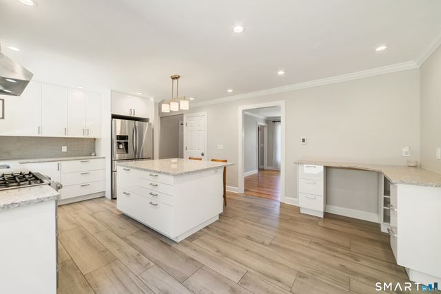 20 Whitefield Drive, Trumbull, CT 06611