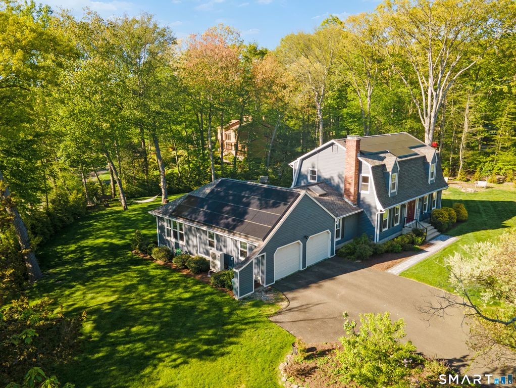 20 Whitefield Drive, Trumbull, CT 06611