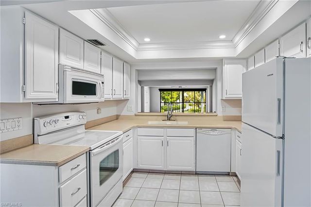 7430 Lake Breeze DR 203, Fort Myers, FL 33907