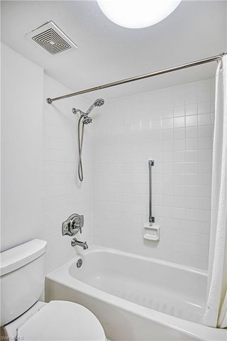 7430 Lake Breeze DR 203, Fort Myers, FL 33907