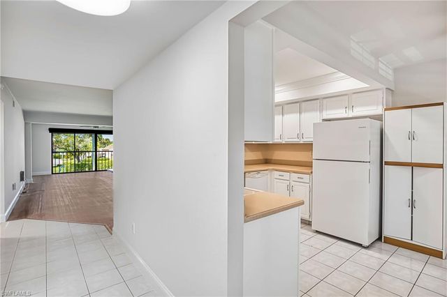 7430 Lake Breeze DR 203, Fort Myers, FL 33907