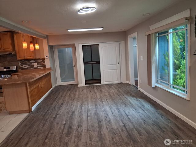 8242 S 128th Street, Seattle, WA 98178