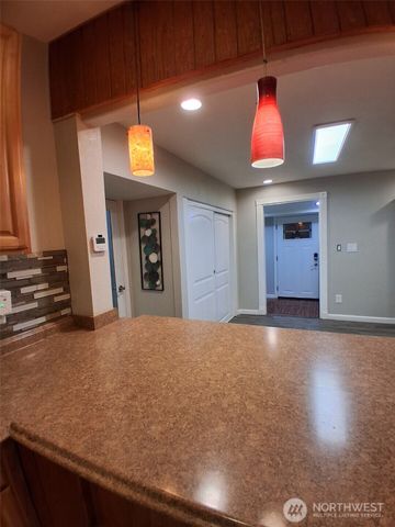8242 S 128th Street, Seattle, WA 98178