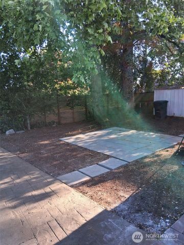 8242 S 128th Street, Seattle, WA 98178