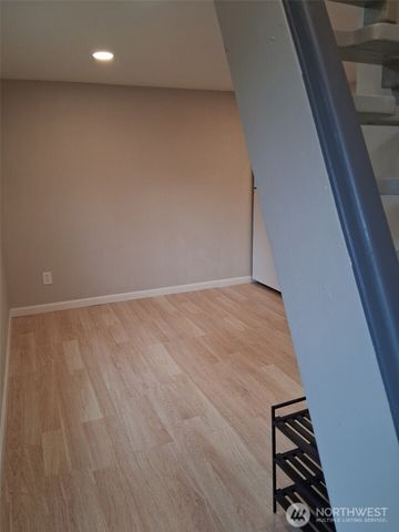 8242 S 128th Street, Seattle, WA 98178