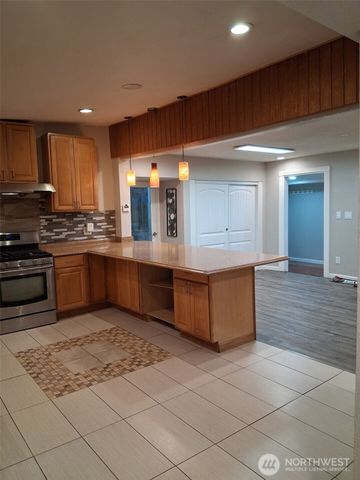 8242 S 128th Street, Seattle, WA 98178