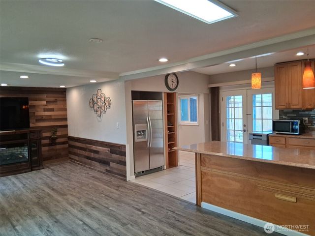 8242 S 128th Street, Seattle, WA 98178