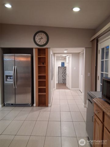 8242 S 128th Street, Seattle, WA 98178