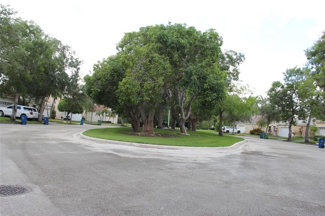 171 Bayridge Lane, Weston, FL 33326