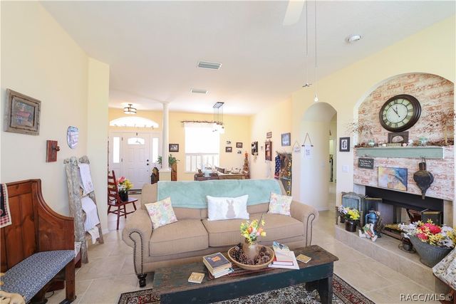 209 W Rexford Drive, Beverly Hills, FL 34465