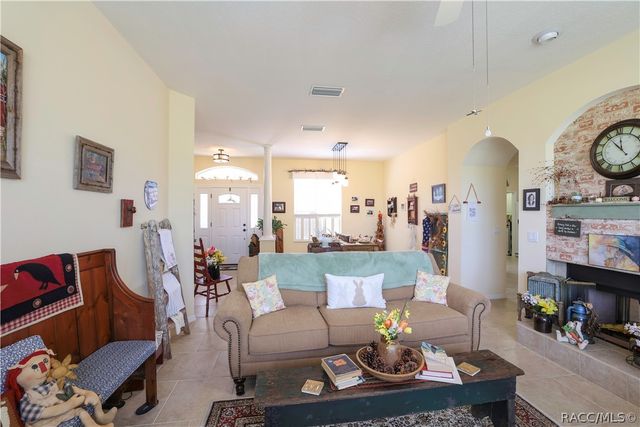 209 W Rexford Drive, Beverly Hills, FL 34465