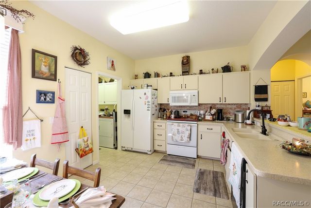 209 W Rexford Drive, Beverly Hills, FL 34465