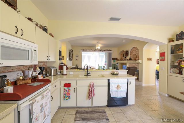 209 W Rexford Drive, Beverly Hills, FL 34465