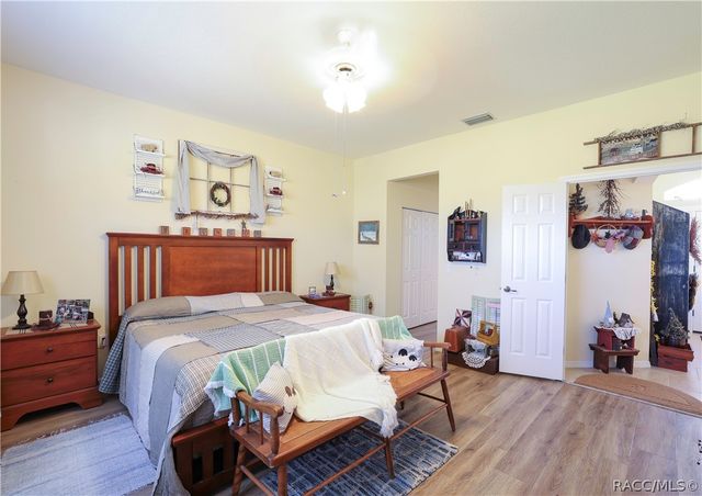 209 W Rexford Drive, Beverly Hills, FL 34465