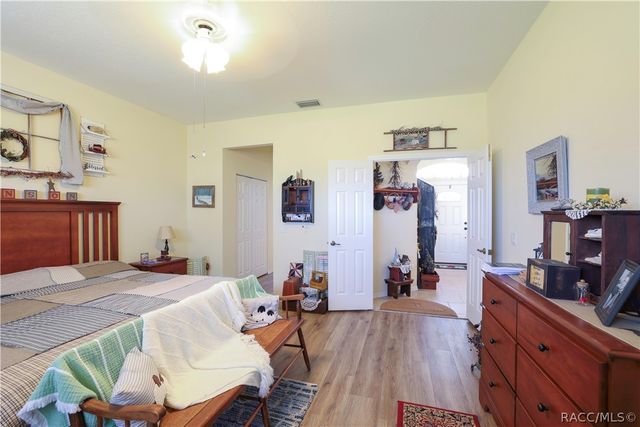 209 W Rexford Drive, Beverly Hills, FL 34465