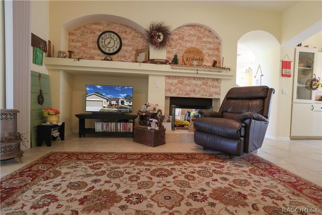 209 W Rexford Drive, Beverly Hills, FL 34465