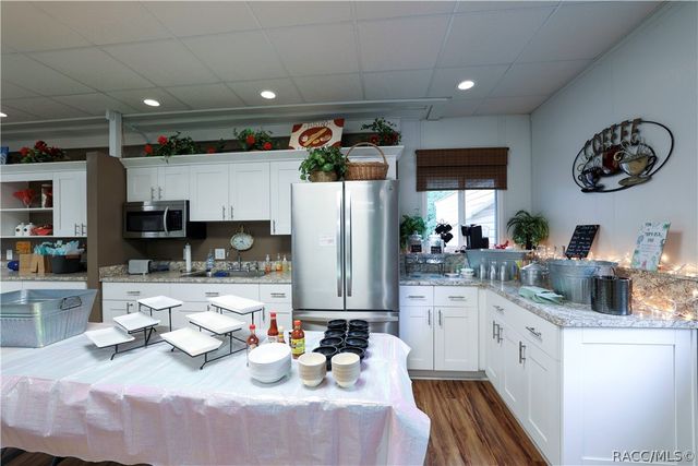 209 W Rexford Drive, Beverly Hills, FL 34465