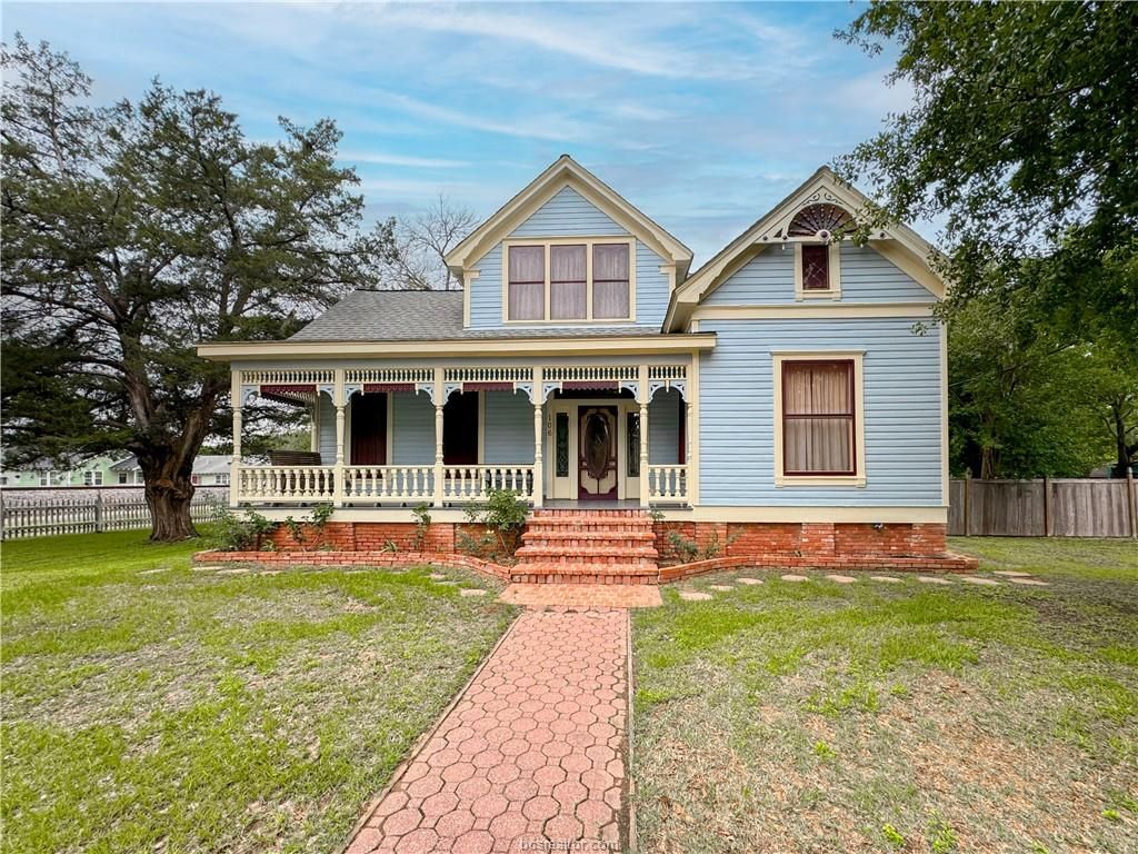 106 South Logan Avenue, Bryan, TX 77803 — exterior