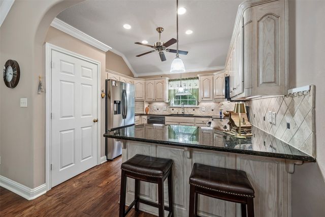 608 Green Meadow Trail, Holly Lake Ranch, TX 75765