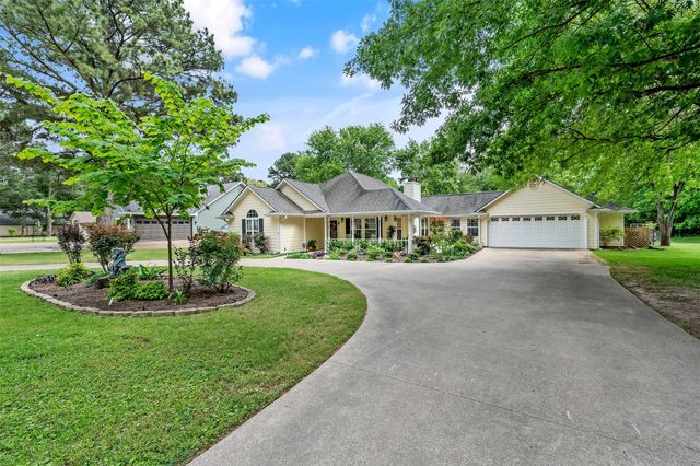 608 Green Meadow Trail, Holly Lake Ranch, TX 75765