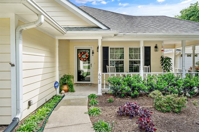 608 Green Meadow Trail, Holly Lake Ranch, TX 75765