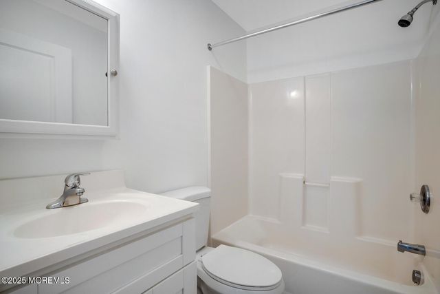 9 Lake Saint Clair Drive, Little Egg Harbor, NJ 08087