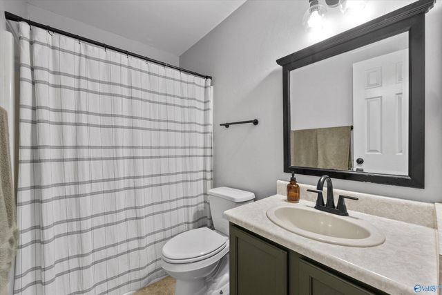 102 Emerald Drive, Harvest, AL 35749