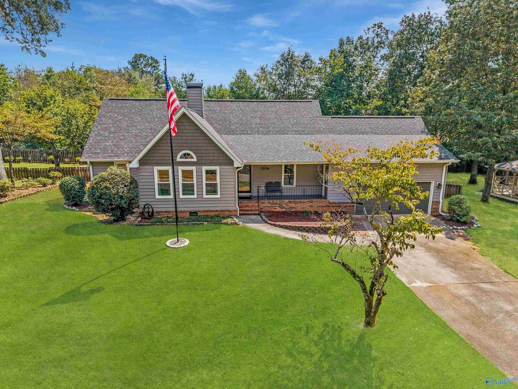 102 Emerald Drive, Harvest, AL 35749