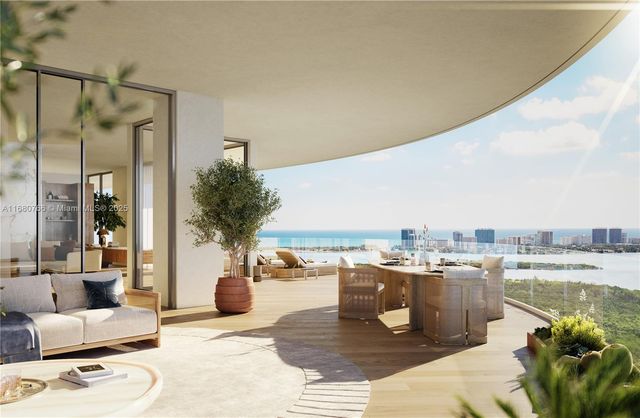 2411 Laguna Circle PH 3201, North Miami, FL 33181