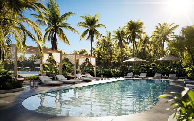 2411 Laguna Circle PH 3201, North Miami, FL 33181