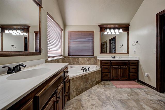 8516 NW 111th Street, Oklahoma City, OK 73162