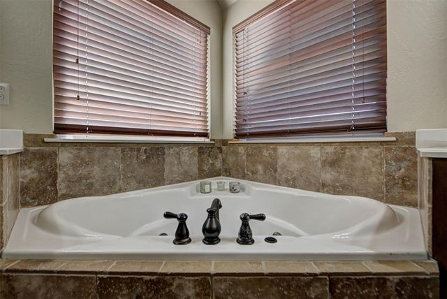 8516 NW 111th Street, Oklahoma City, OK 73162