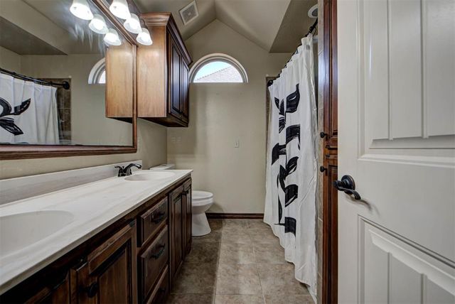 8516 NW 111th Street, Oklahoma City, OK 73162