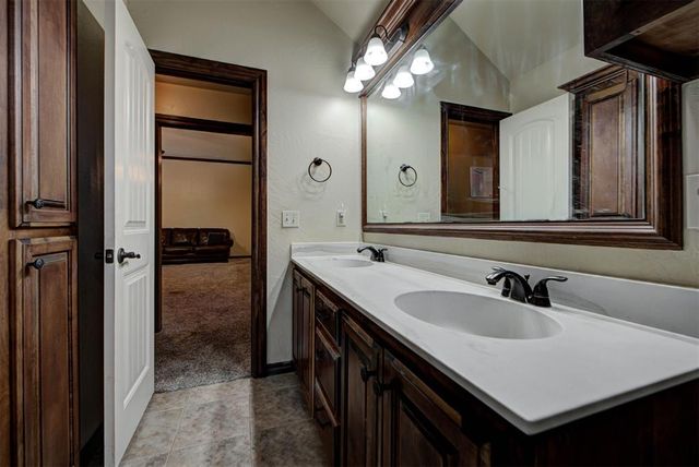 8516 NW 111th Street, Oklahoma City, OK 73162