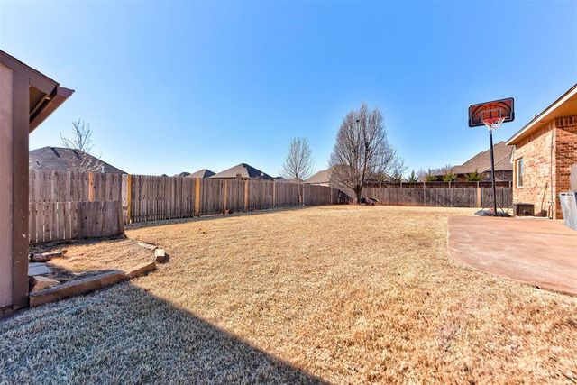 8516 NW 111th Street, Oklahoma City, OK 73162