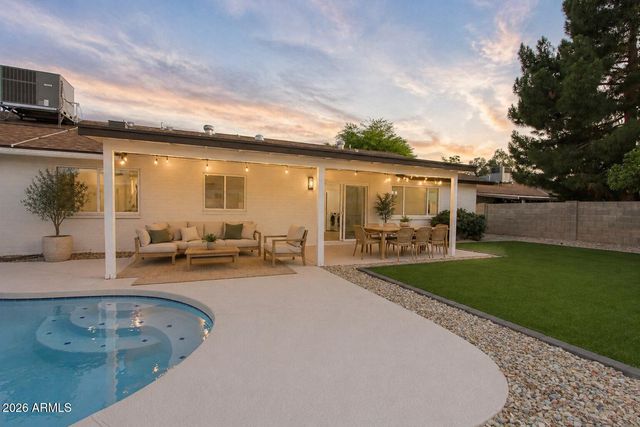 2142 W KERRY Lane, Phoenix, AZ 85027