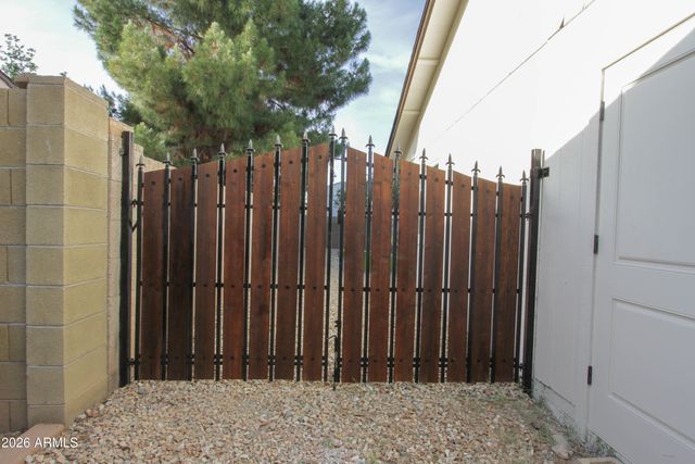 2142 W KERRY Lane, Phoenix, AZ 85027