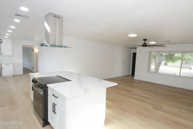 2142 W KERRY Lane, Phoenix, AZ 85027