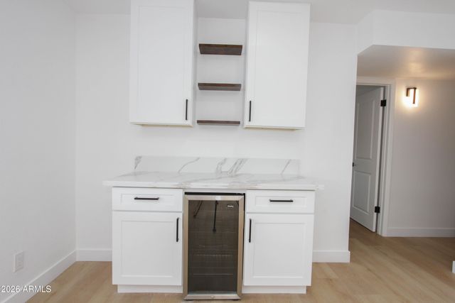 2142 W KERRY Lane, Phoenix, AZ 85027