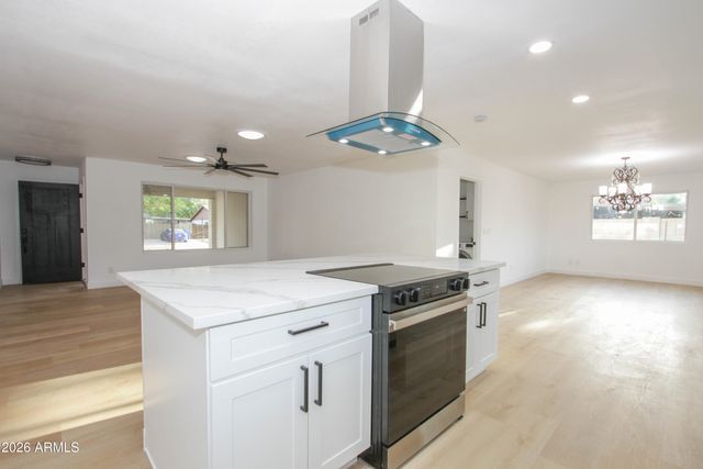 2142 W KERRY Lane, Phoenix, AZ 85027