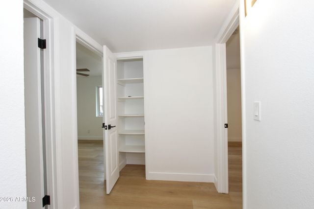 2142 W KERRY Lane, Phoenix, AZ 85027