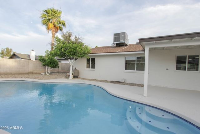 2142 W KERRY Lane, Phoenix, AZ 85027